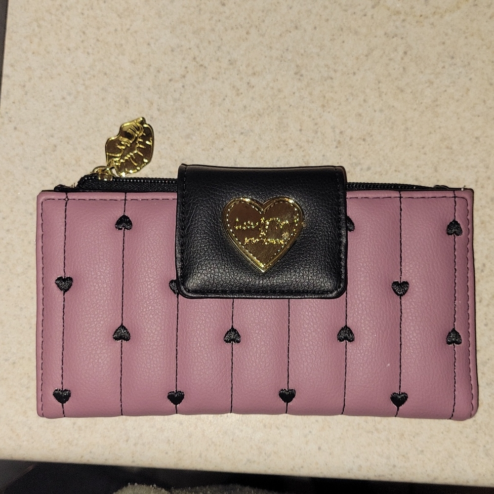 Betsey Johnson wallet. Nwot